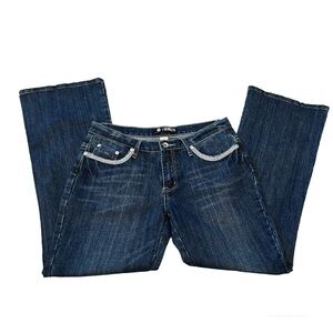 9.8 Women’s Bootcut Jeans with Embroidered Embellishments Size 15‎